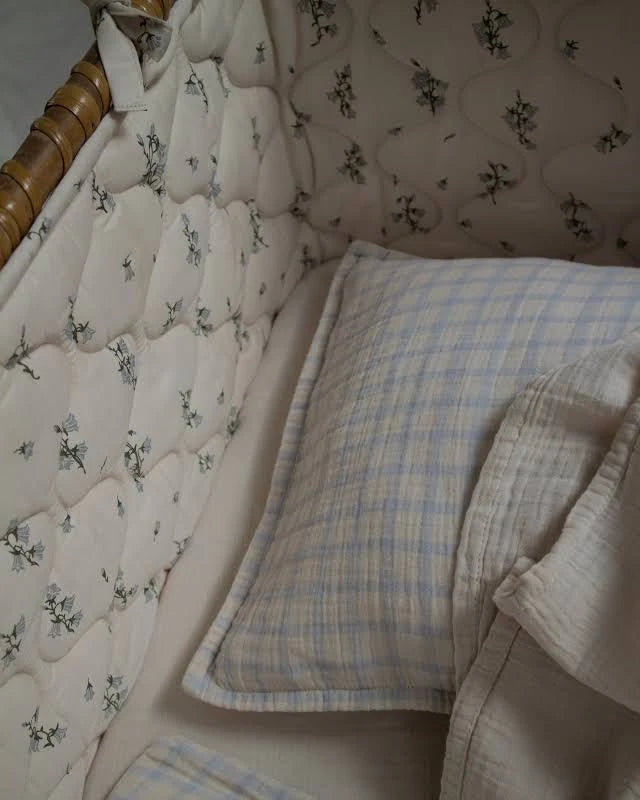 Bed bumper - Satin Quilted Crib Bumper - Organic cotton - Bluebell - Garbo & Friends