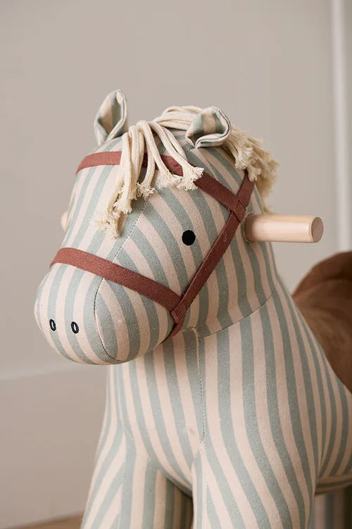 Hobbelpaard Sam Aiden - Rocking Horse - Groen/Wit - Kid's Concept - productfoto - afbeelding 2