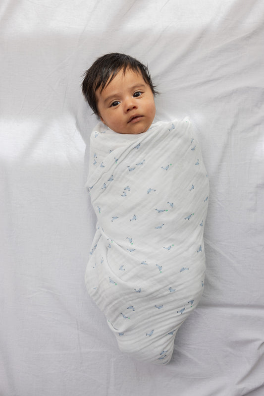 Swaddle - Muslin Cloth - 110x110 cm - Organic Cotton Muslin - Bonded Muslin Print - Dolphin - MarMar Copenhagen