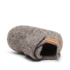 Baby Wool Grey – Wollen babyslofjes – Bisgaard: slofje van bovenaf met zichtbare opening.