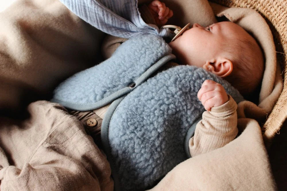 Babyvest Lulu Light – Icy Blue– 100% wol – Alwero