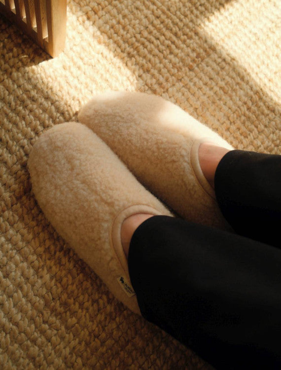 Cloudlet Hausschuhe – Damen-Wollpantoffeln – Beige – 100% Wolle mit Ökosohle – Alwero