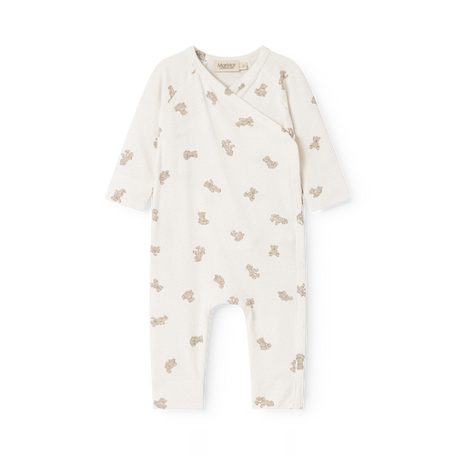 Strampler Rulo – Teddybears – MarMar Copenhagen: Vorderansicht des Stramplers mit Wickelverschluss.