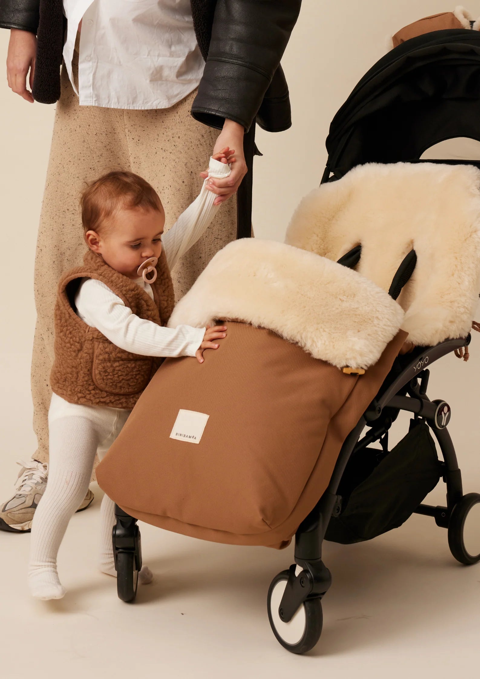 Fußsack Puffmuff® - Merino-Lammfell - Bruno + Milk - BINIBAMBA