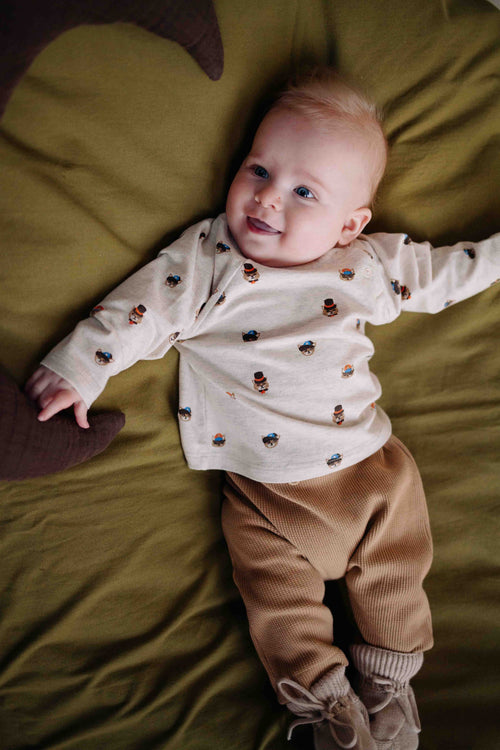 Pantalon ample Pax - Côtes gaufrées Thannin - Coton biologique - Riffle Amsterdam - Photo lifestyle avec bébé
