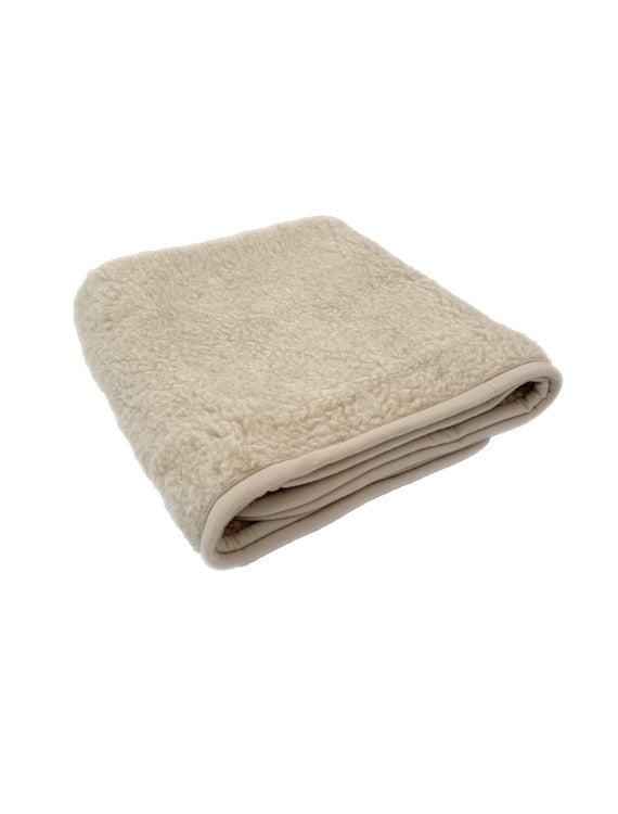 Wollen Babydeken - Deken Thumbled - Natural en Beige - Natuurlijke wol - Alwero- opgevouwen