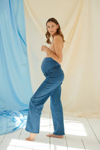 The Wide Jeans Dark Blue – Wijde zwangerschapsjeans met verstelbare buikband – Atelier Melon