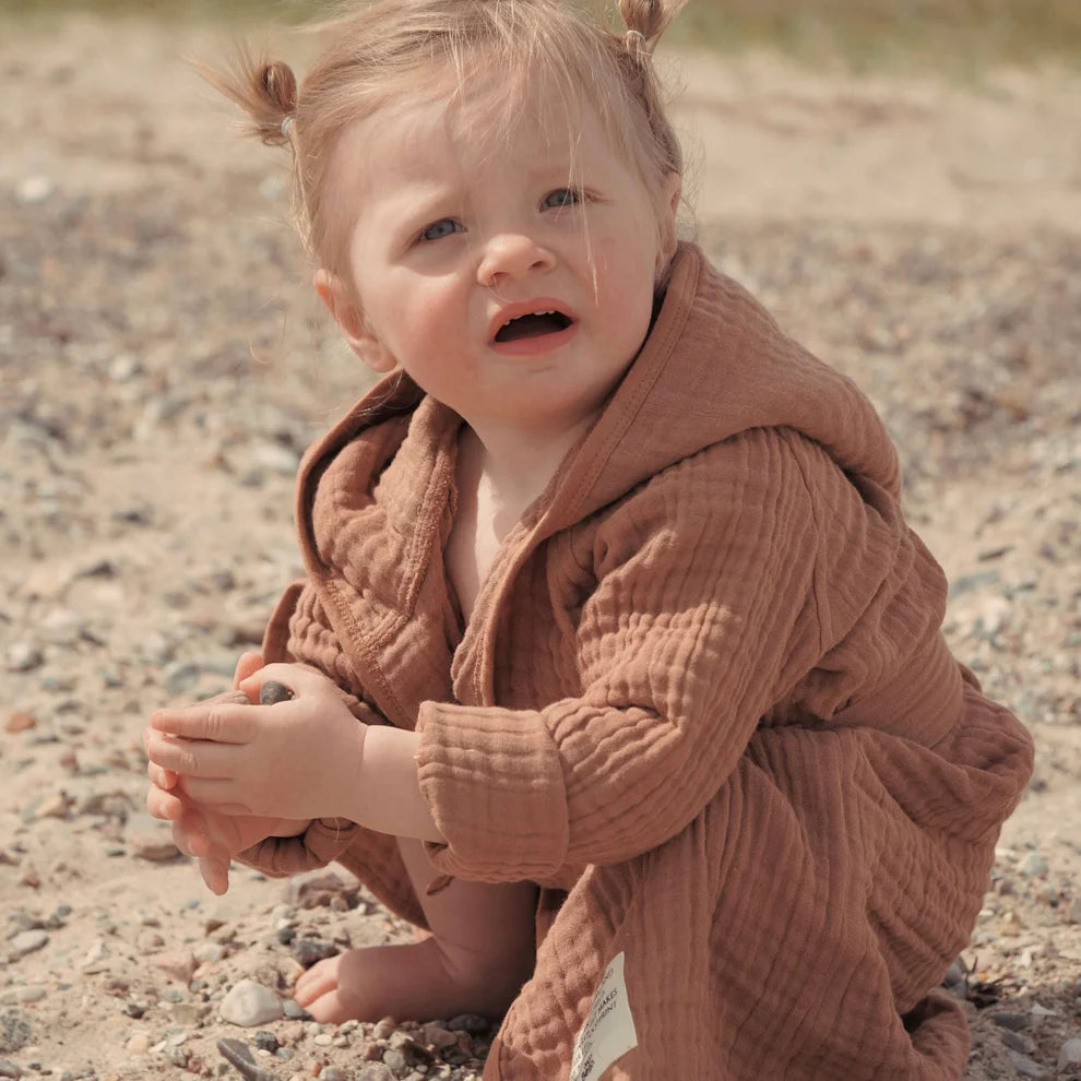 Baby Bello - Baby Badjas - Burro - 100% biologisch mousseline katoen - baby close up