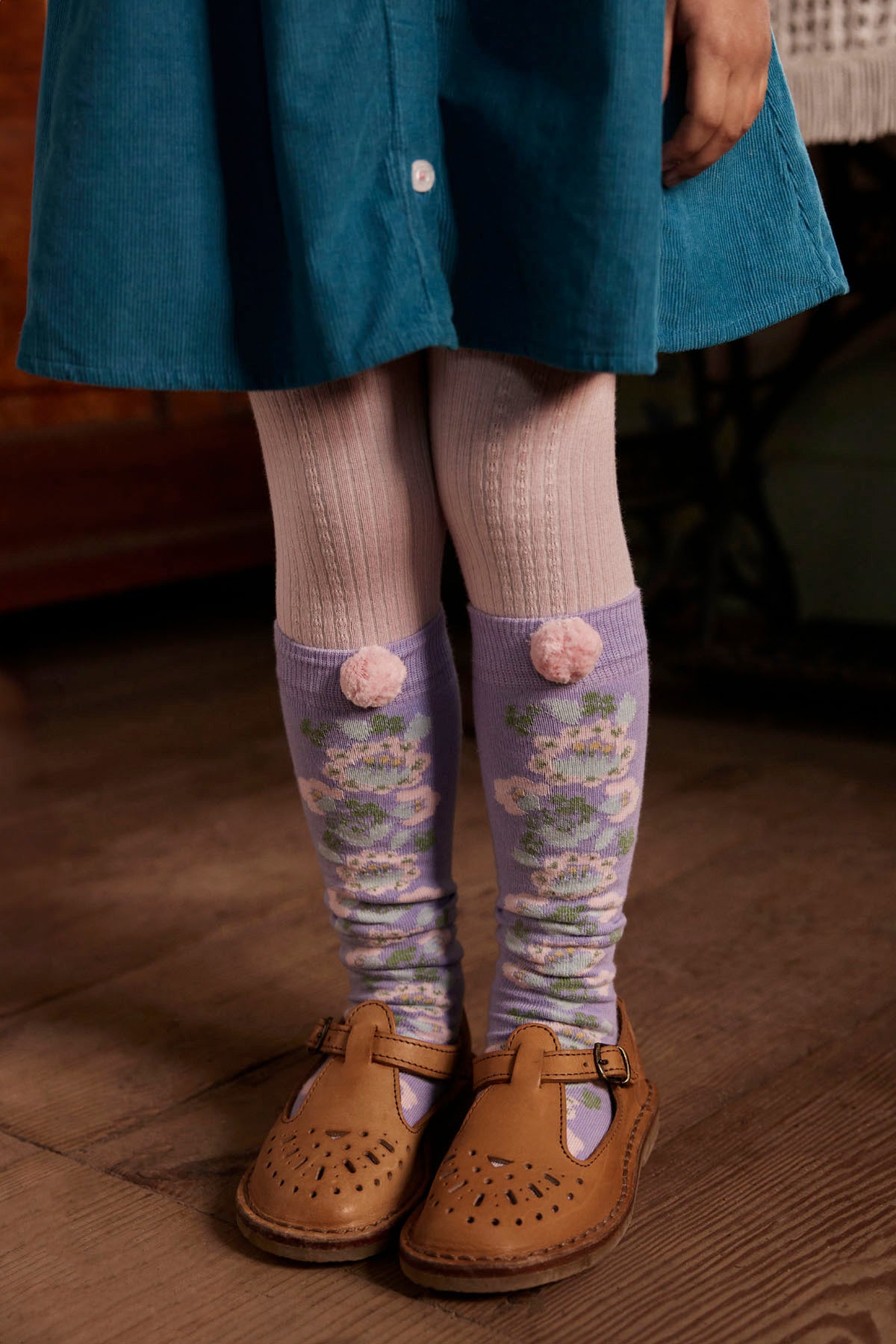 Kniekousen Chelie met pompons - Katoenmix - Parme - Louise Misha - productfoto - afbeelding 2