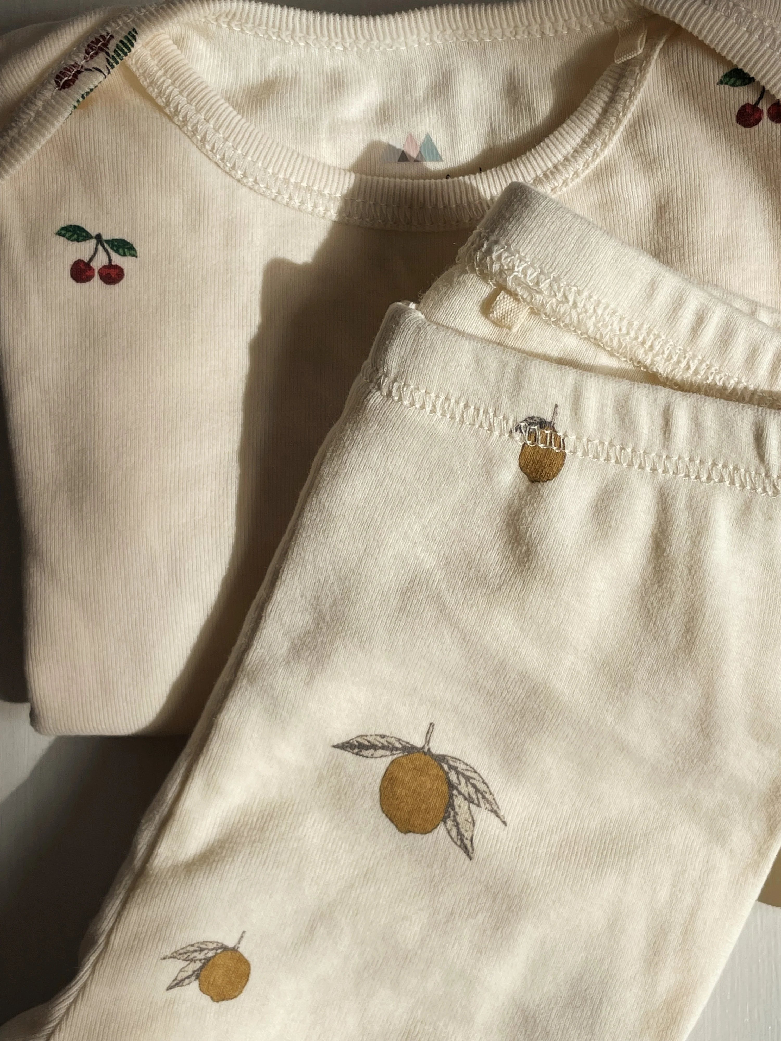 Lemon Leggings - Biologisch Katoen - GOTS Gecertificeerd - Konges Sløjd - close up