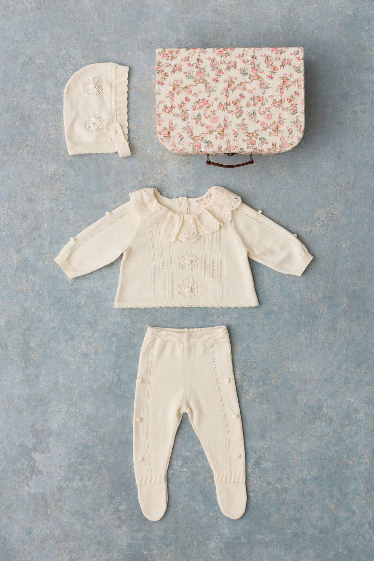 Babyset Bliss met trui, broekje en mutsje - Katoen & zijde - Cream - Louise Misha - productfoto