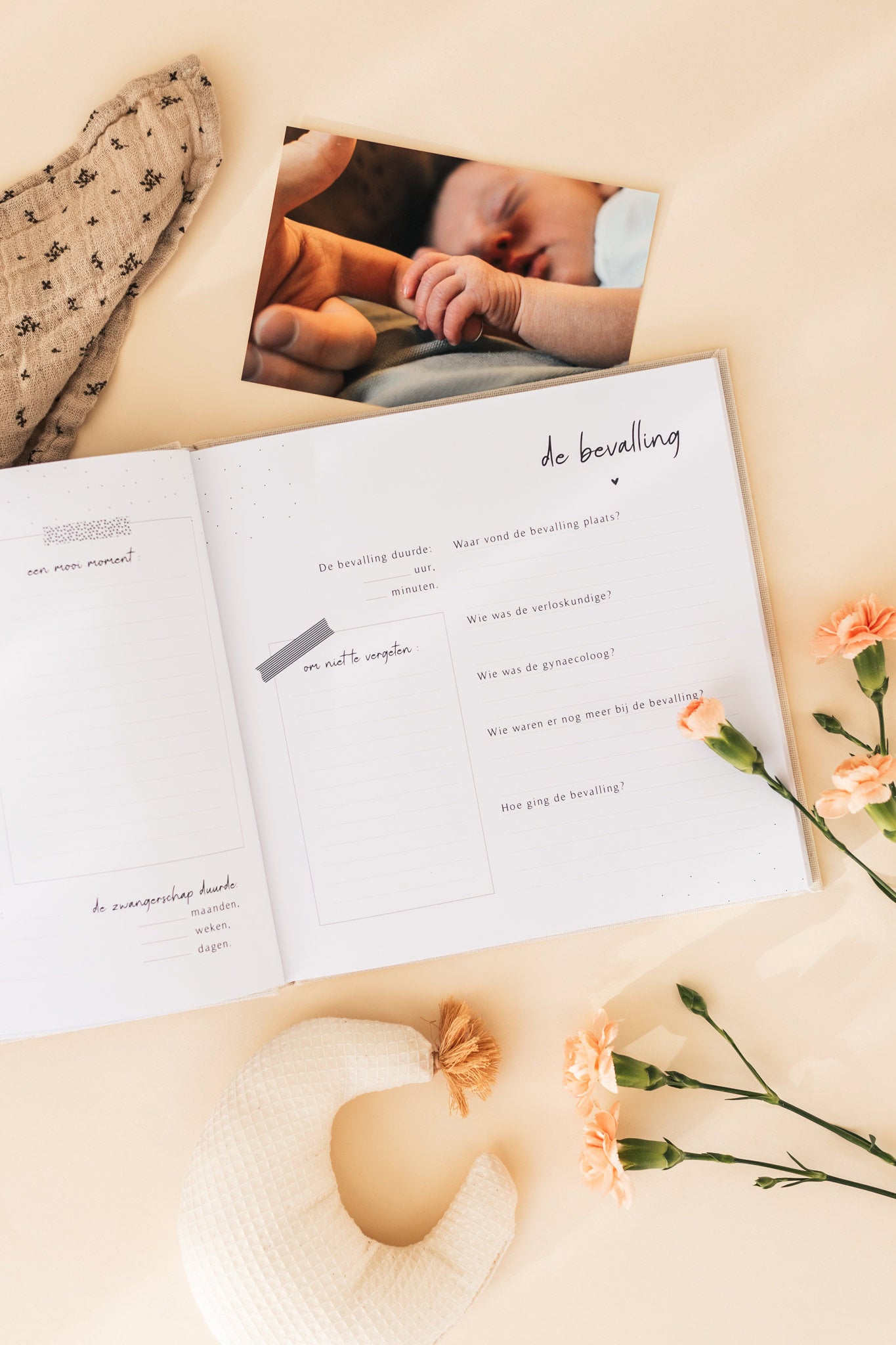 Baby invulboekje - Mijn eerste jaar - Beige - Fyllbooks - productfoto - afbeelding 4
