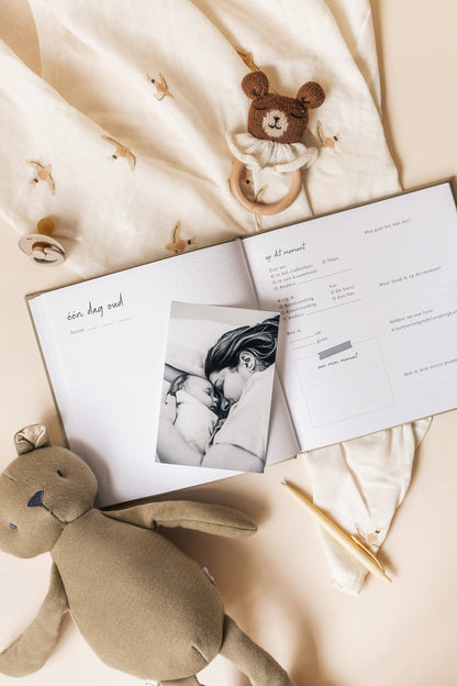 Baby fill-in book - My first year - Beige - Fyllbooks