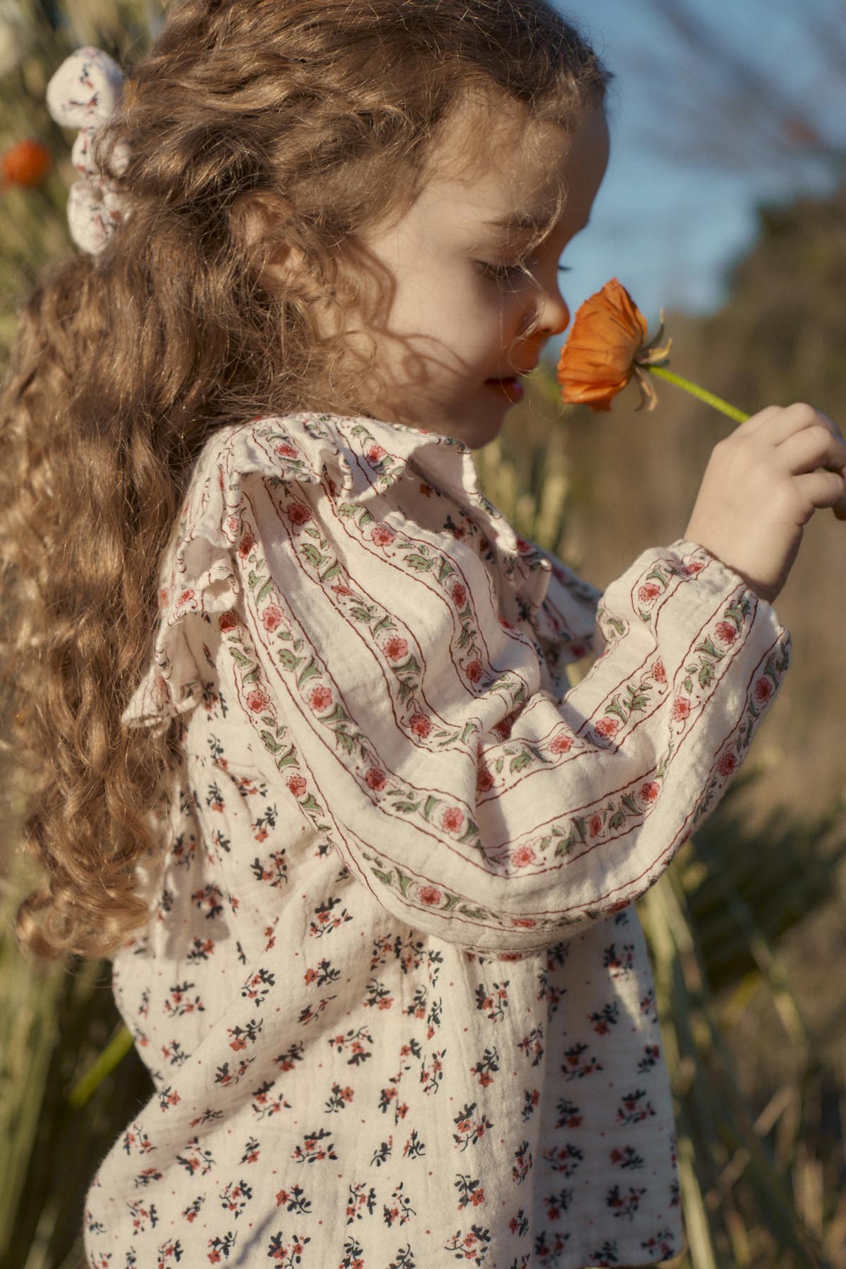 Blouse Ilaria - Biologisch katoen - Cream Pink Sorrel & Cream Flower Beds - Louise Misha - productfoto - afbeelding 3