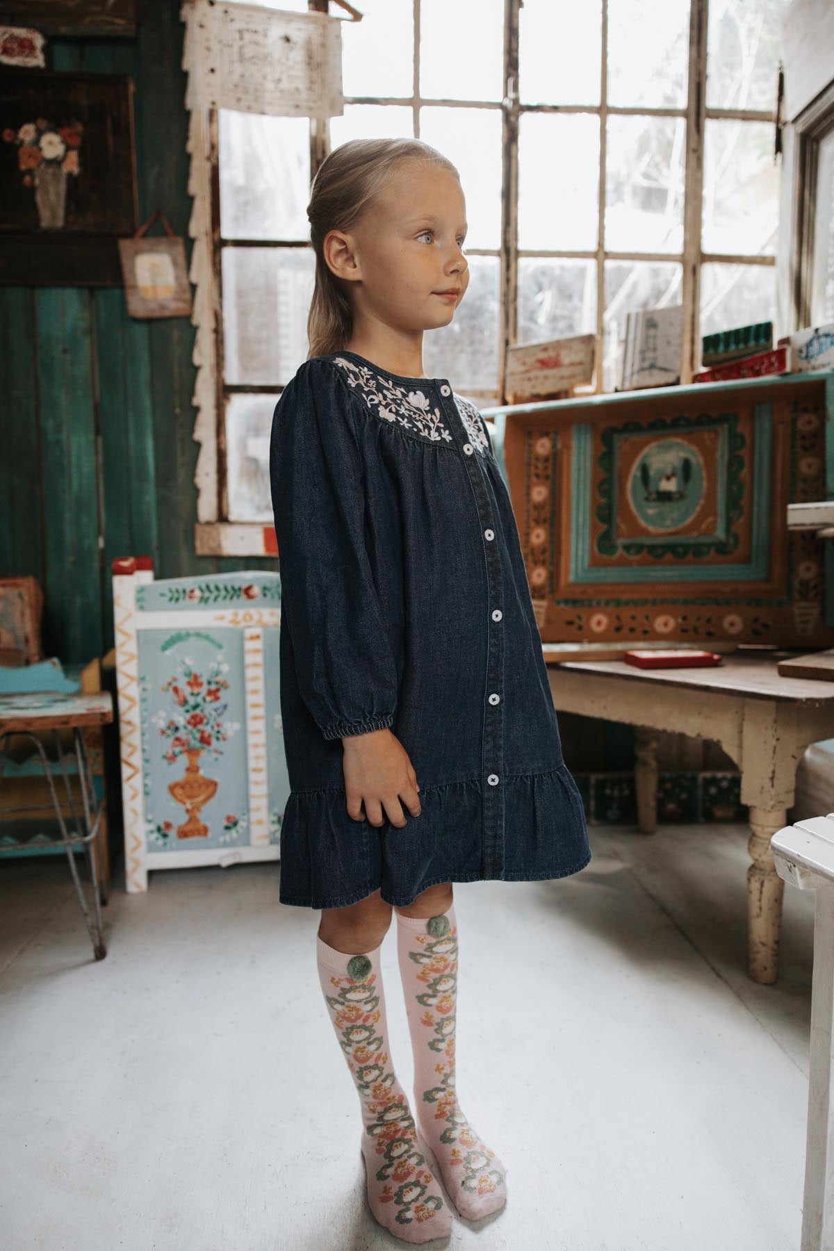 Denim jurk Massilou met borduursels - Indigo - Louise Misha - voorkant - afbeelding 4