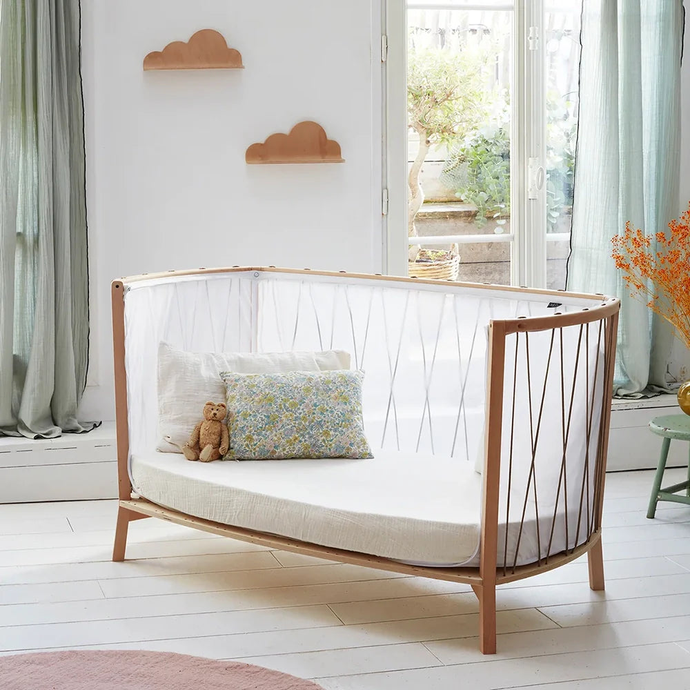 KIMI Evolving Baby Bed - Houten meegroei bed zonder spijlen 60x120 cm - Van 6 maanden tot 5 jaar - Charlie Crane