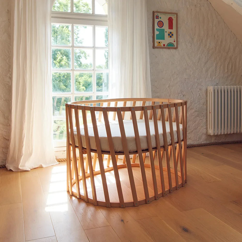 LUGO Evolving Wooden Baby Bed - Meegroeiend Houten Bed 70x90 / 70x140 cm - Van Geboorte tot 7 Jaar - Charlie Crane - productfoto - afbeelding 4