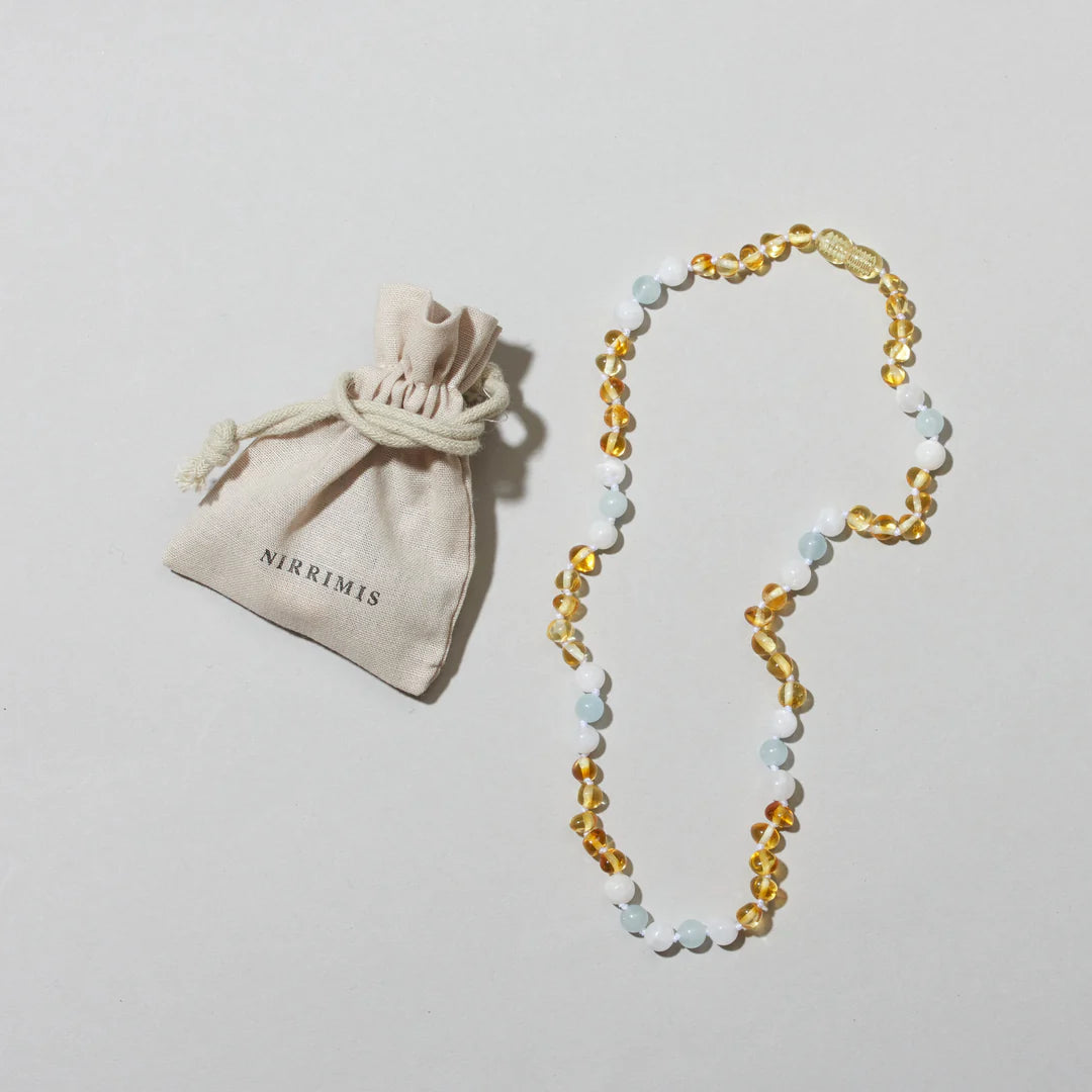 Barnsteen en edelstenen ketting - Beachy - 32 cm - Nirrimis - productfoto - afbeelding 3