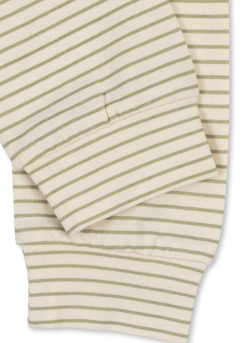 Basic Broek - Tea Stripe - Gestreept baby broekje - GOTS Biologisch Katoen - close up