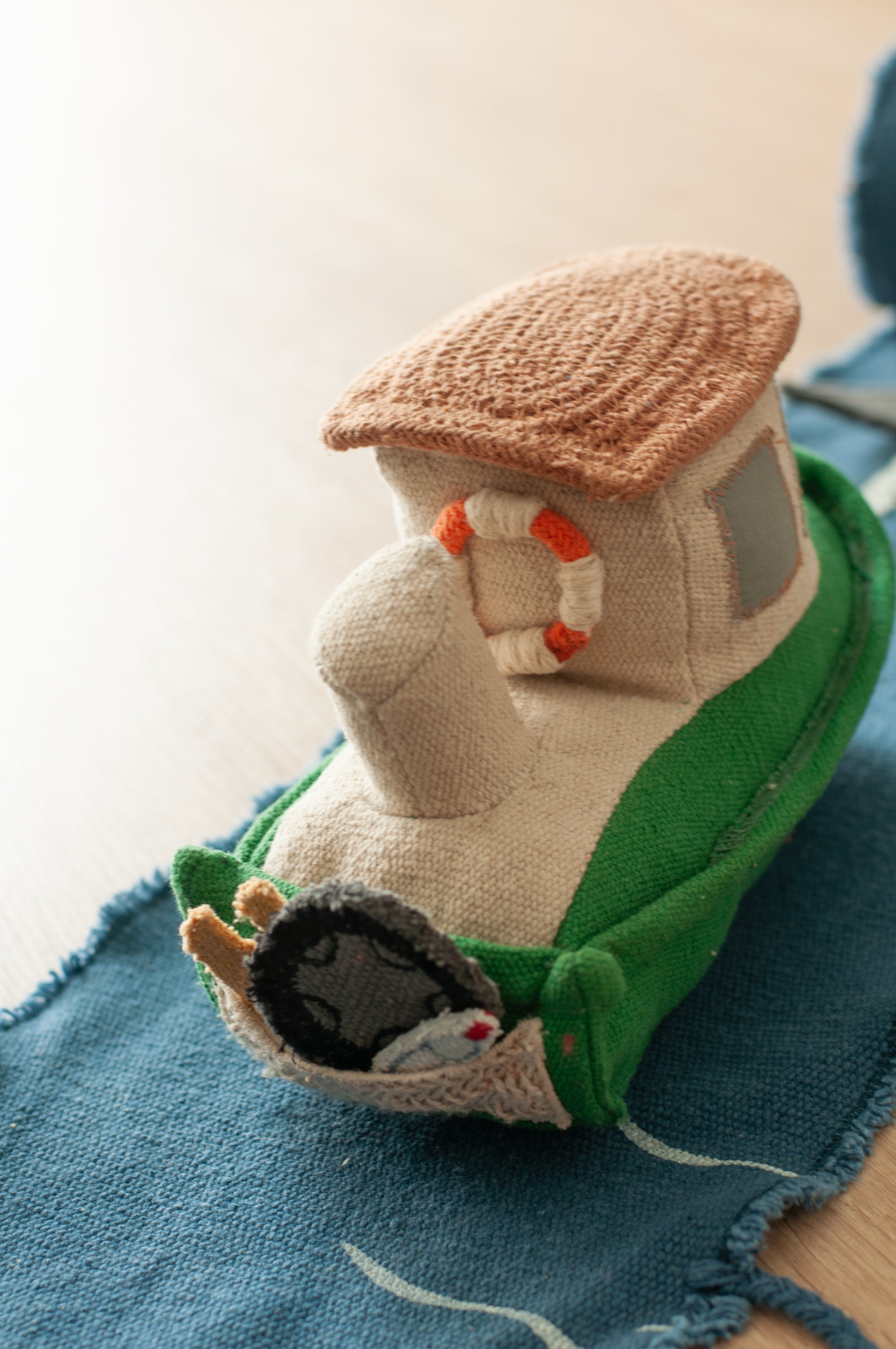 Ride & Roll Sea Clean Up Boat - Educatieve speelbaan met boot - 4 meter - Lorena Canals - productfoto - afbeelding 5