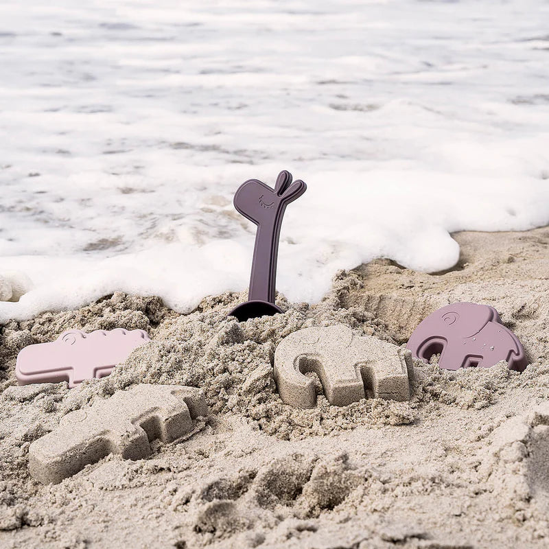 Zand figuurtjes + schep - Sand play set 3 pcs - Deer friends - Powder - Done by Deer - productfoto - afbeelding 3