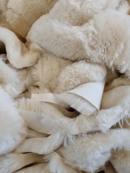 Sheepskin for LEVO Baby Rocker – 100% Merino Sheepskin - Charlie Crane x Binibamba