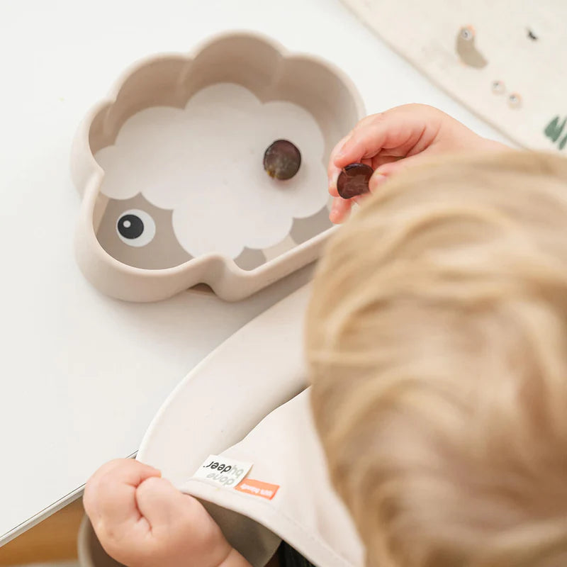Zuignap bordje Schaap - Silicone Stick&Stay bowl - Sheepy - Sand - Done by Deer - productfoto - afbeelding 7