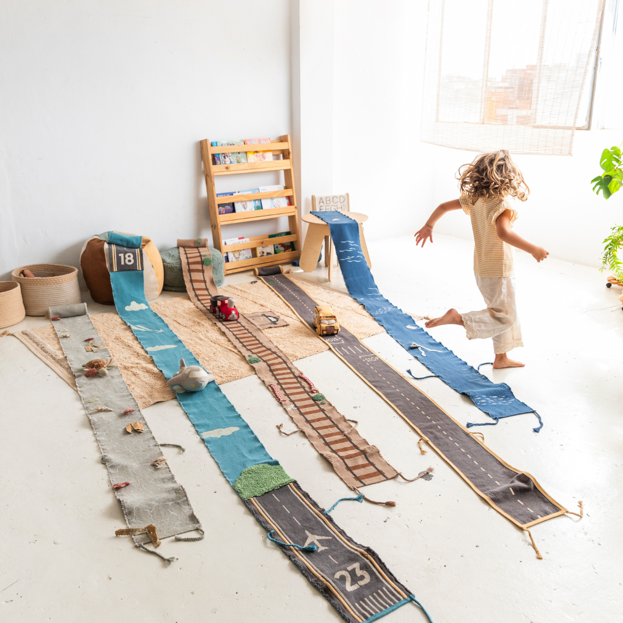 Ride & Roll Sea Clean Up Boat - Educatieve speelbaan met boot - 4 meter - Lorena Canals - productfoto - afbeelding 4
