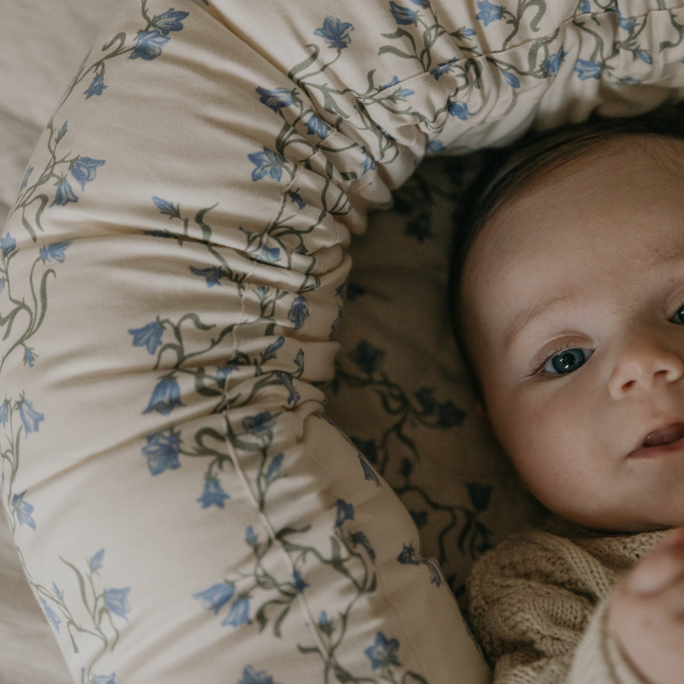 Babynest – Bellflower – Babylift – Bio-Baumwolle – Blaue Blumen – Garbo & Friends