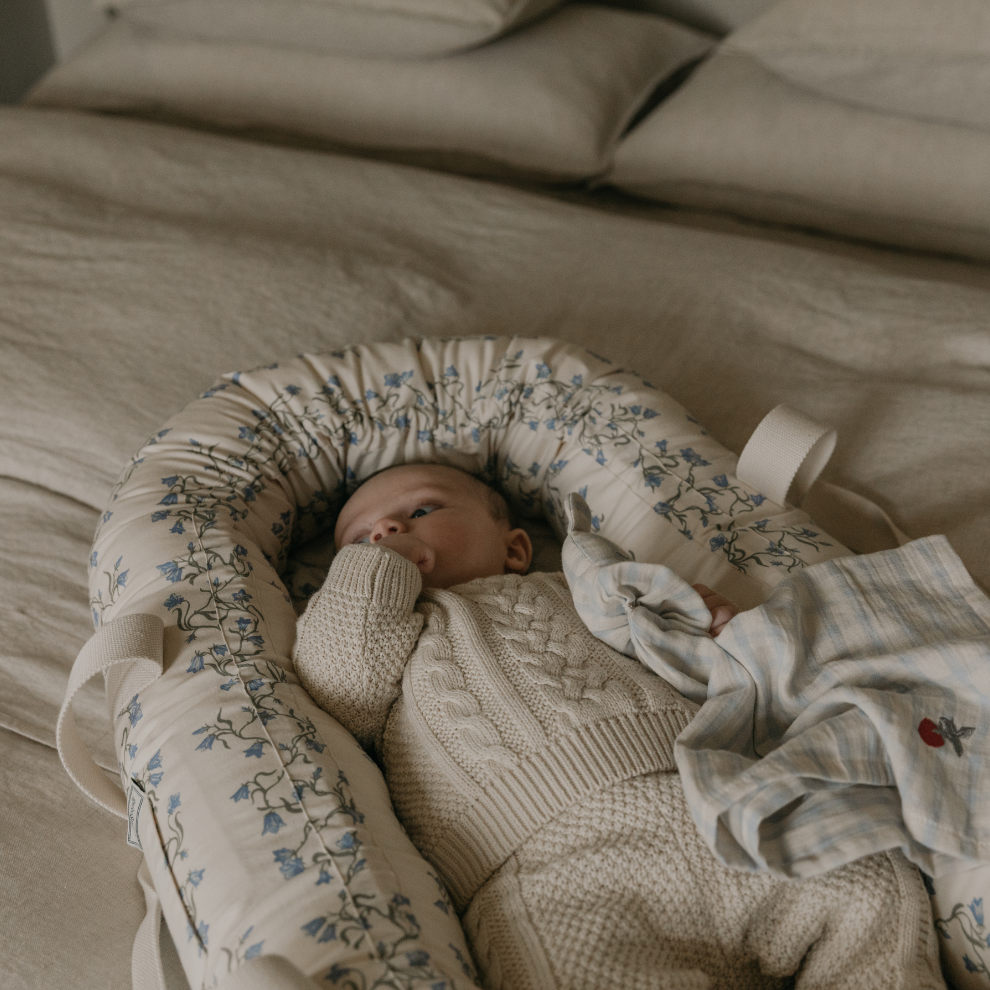 Babynest – Bellflower – Babylift – Bio-Baumwolle – Blaue Blumen – Garbo & Friends