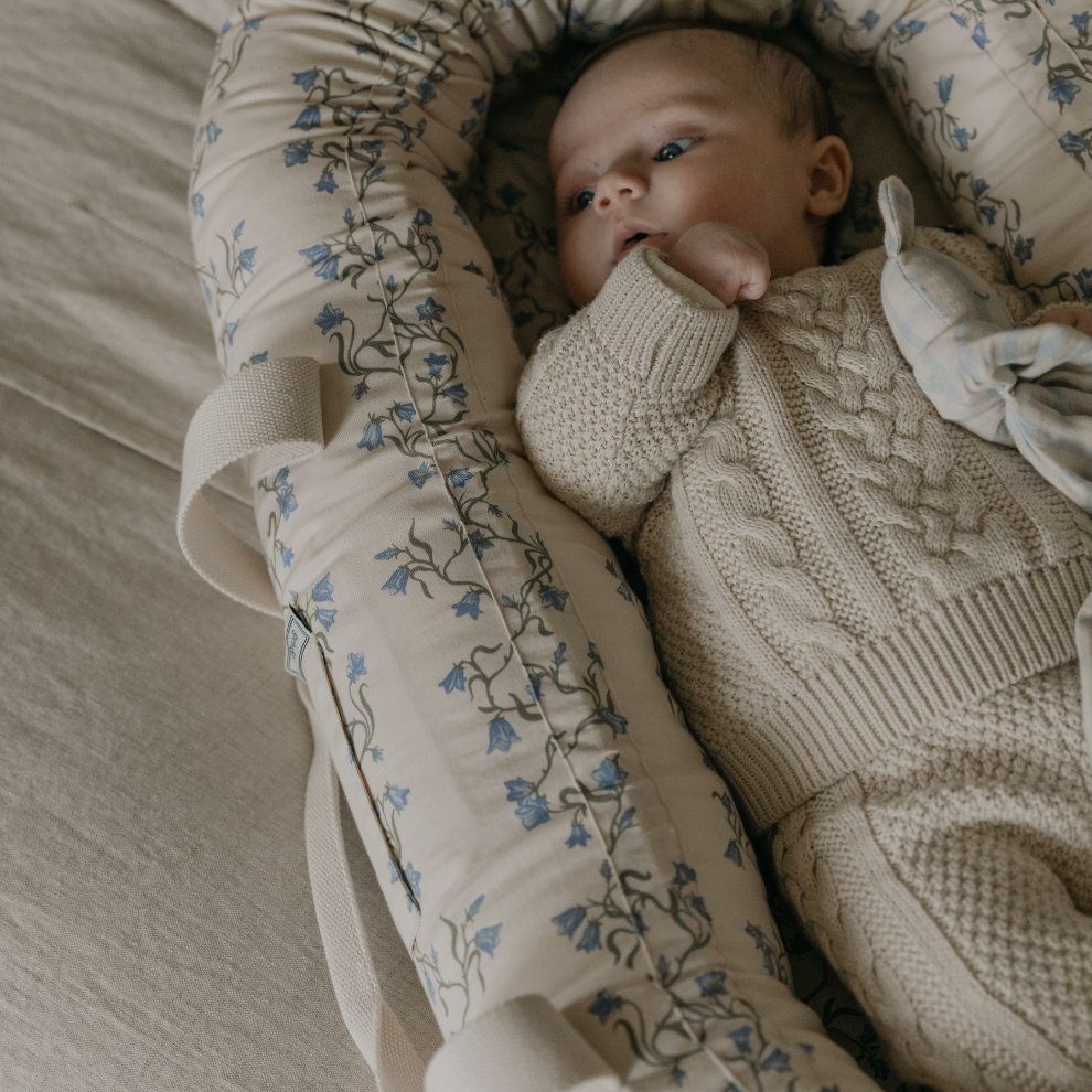 Babynest – Bellflower – Babylift – Bio-Baumwolle – Blaue Blumen – Garbo & Friends