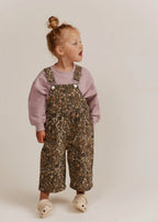 Blythe Leopard Dungaree – Oversized Tuinbroek met Luipaardprint – Biologisch katoen – Claude & Co