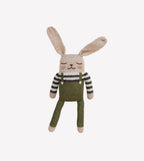Gebreid knuffel konijntje - Olijfgroene overall - Alpaca wol - Main Sauvage x Organic Zoo - productfoto