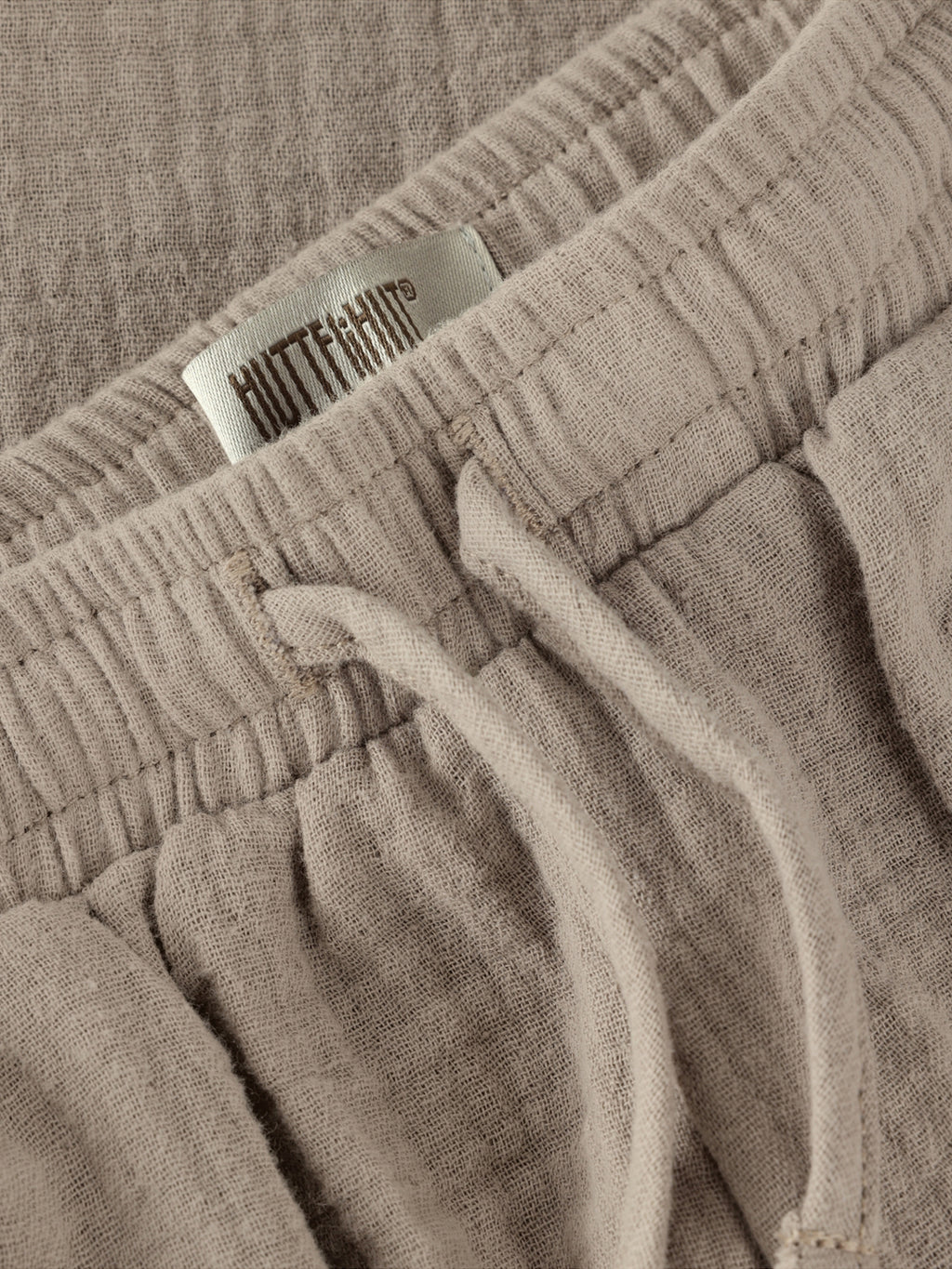 Korte broek - Biologisch katoen/mousseline - Bruin/Moon Rock - Huttelihut close up