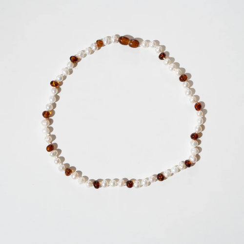 Barnsteen en parelketting - Pearly Caramel - 32 cm - Nirrimis - productfoto