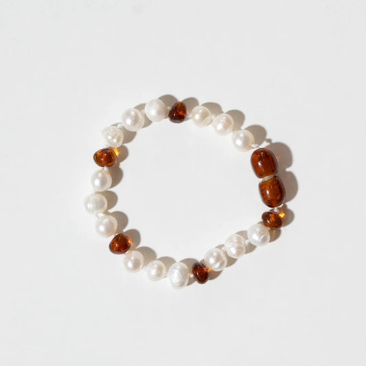 Bernstein- und Perlenarmband – Pearly Caramel – 14 cm – Kinder 0-3 Jahre – Nirrimis