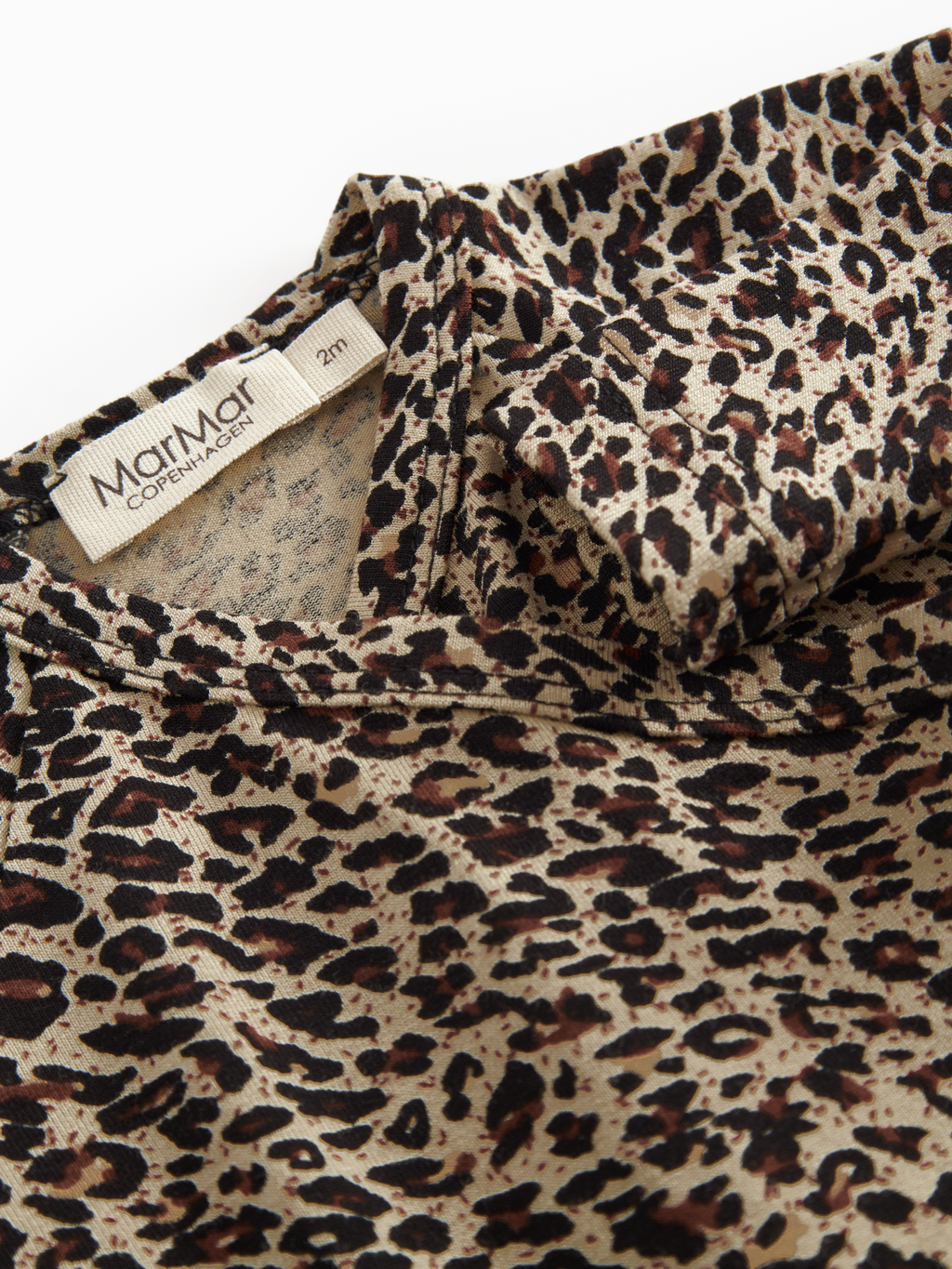 Overslag romper - Leo Belita Romper - Biologisch katoen en modal - Panterprint - MarMar Copenhagen close up