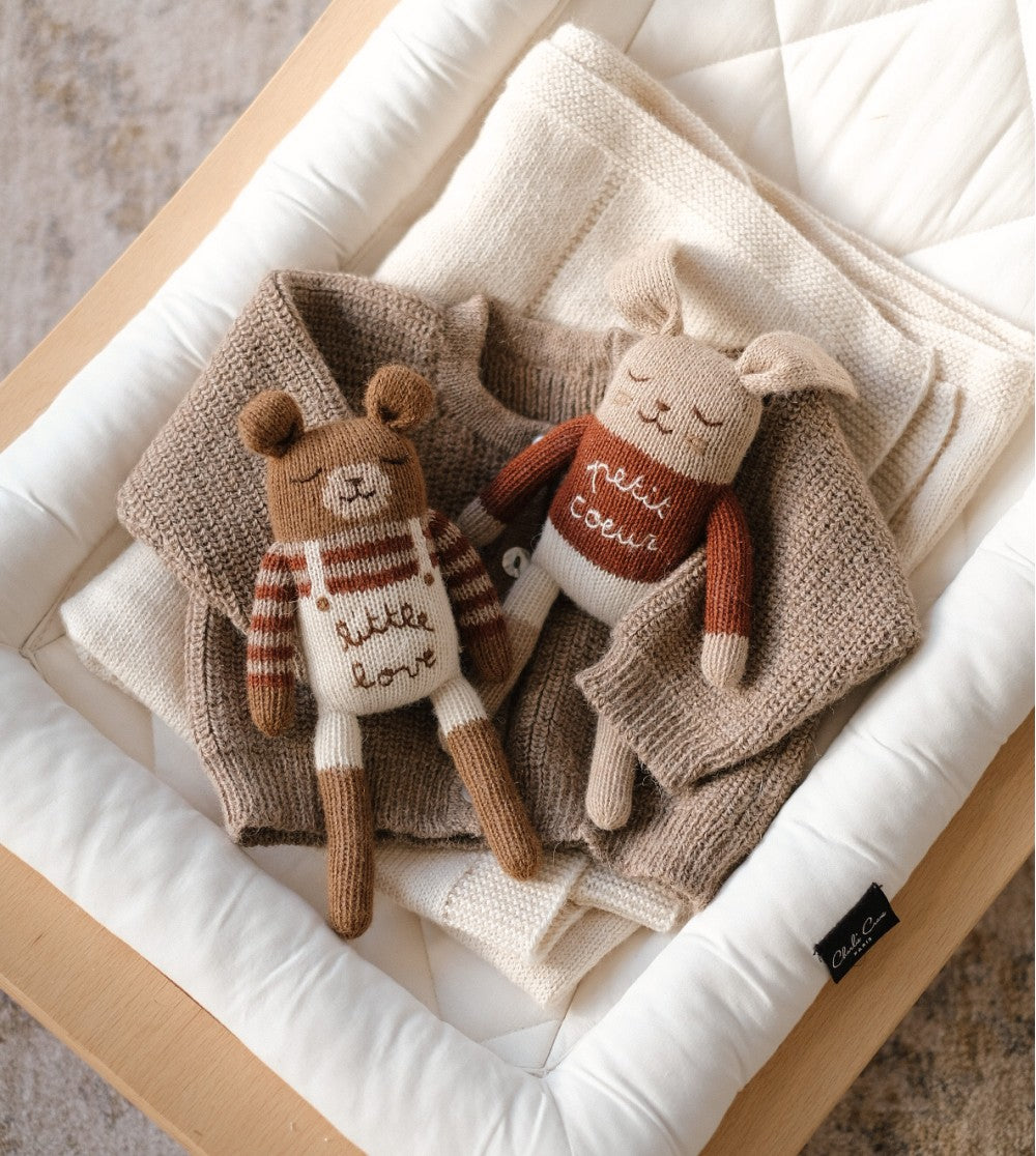 Gebreid knuffel beer/teddy - Little love - Alpaca wol - Main Sauvage - productfoto - afbeelding 3