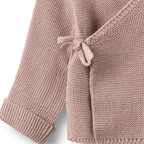 Gilet cache-cœur en maille - Coton biologique - Gros plan sur du blé et des roses séchées